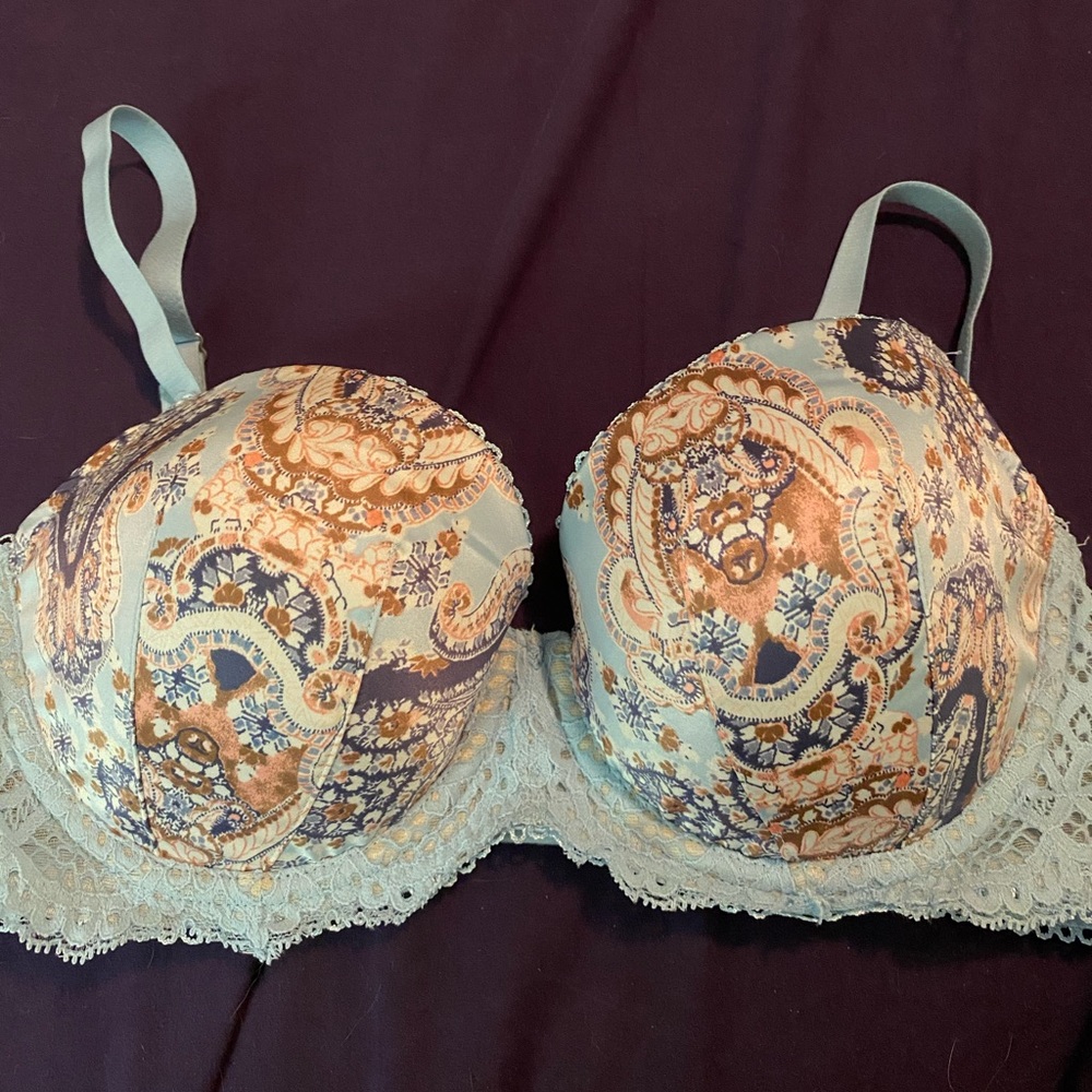 EUC VS Lightly Lined Bra Blue/Cream Print 32DD